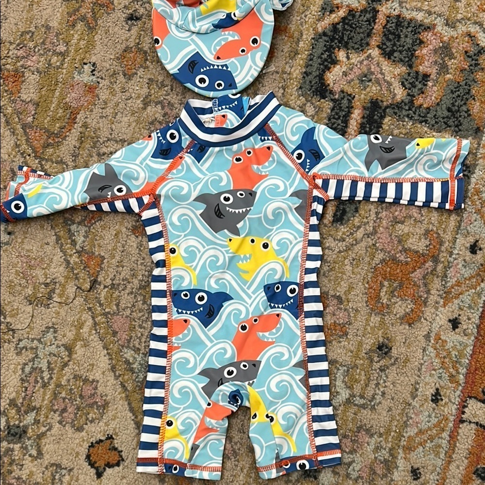 Baby one piece Swimwear Set with Fun Prints - Picture 4 of 7